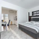Appartement Lovely In With Wifi