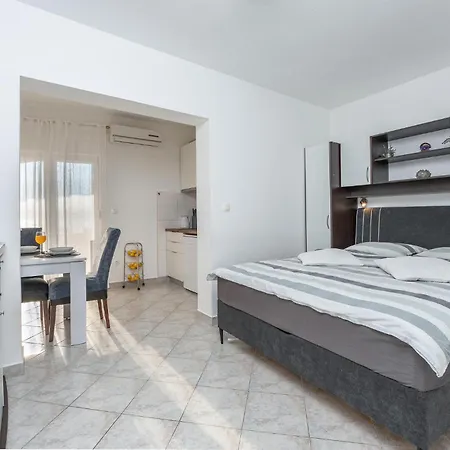 Apartman Lovely In With Wifi