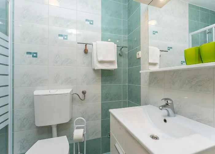 Stunning In * Turanj